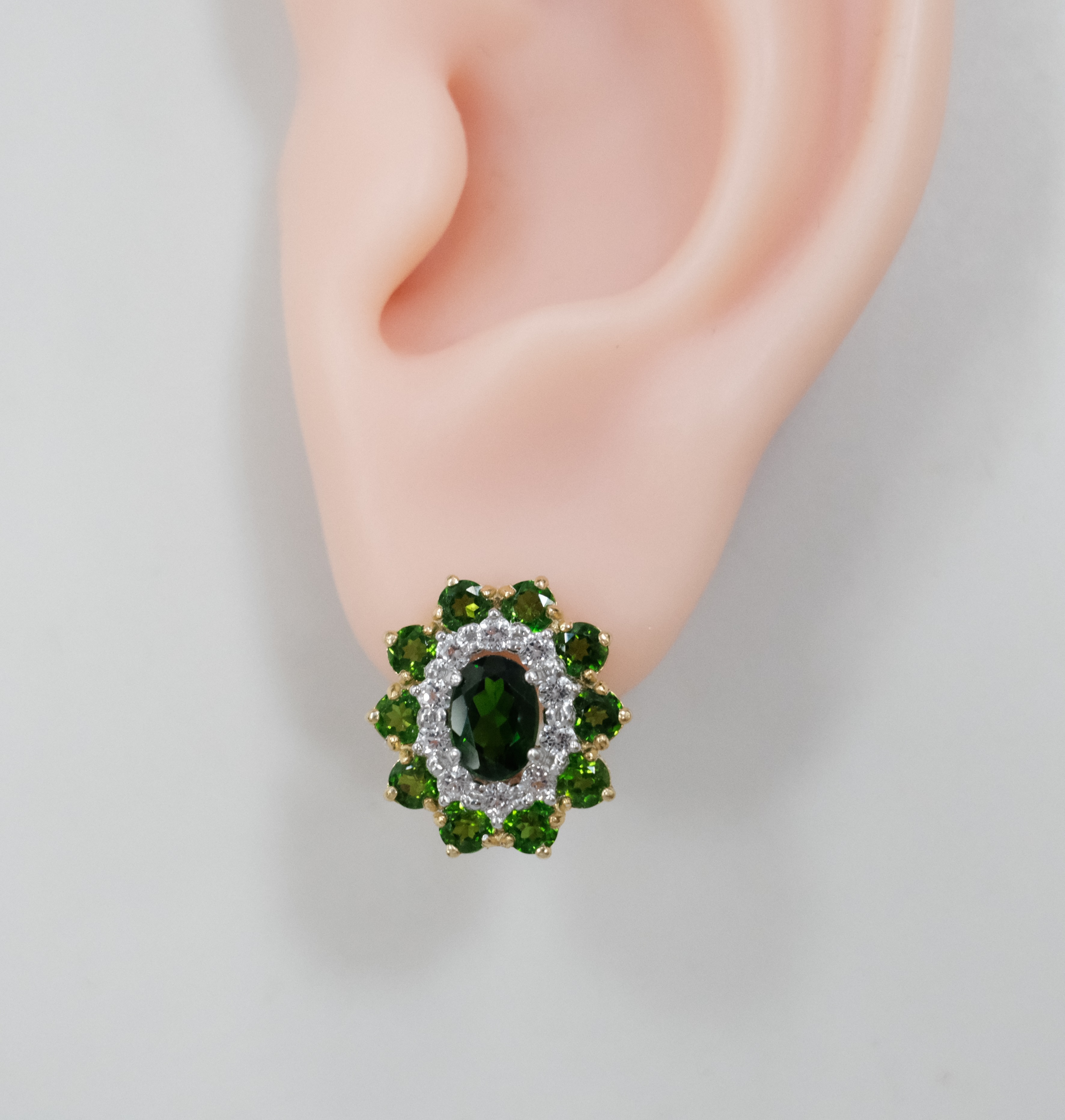 Серебряные серьги с хромдиопсидами